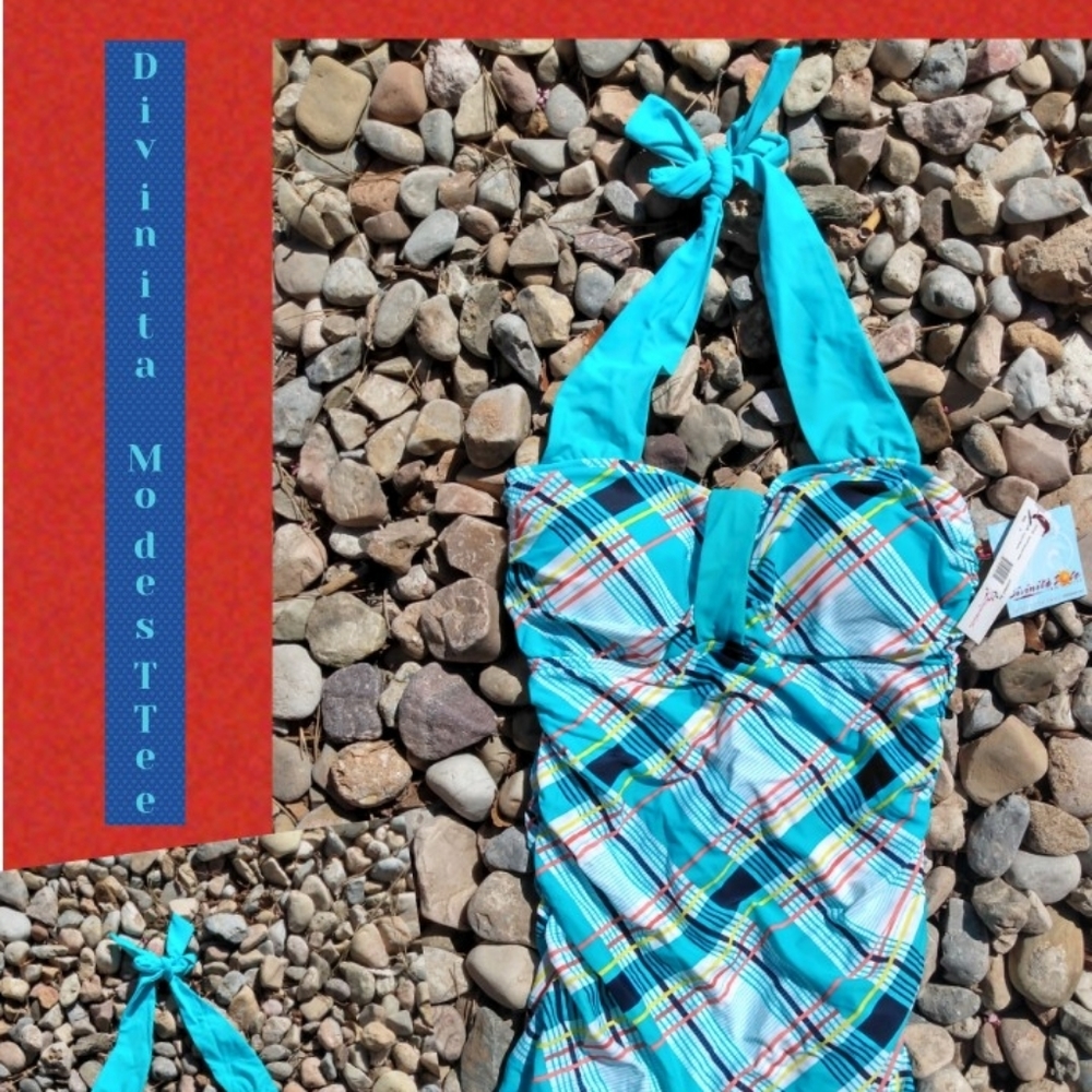 NWT Divinita ModesTTee  swim top. S M L